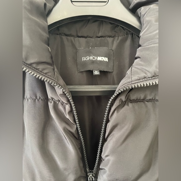 🎄Fashion Nova Cropped Puffer Vest | Black | M - Picture 7 of 9